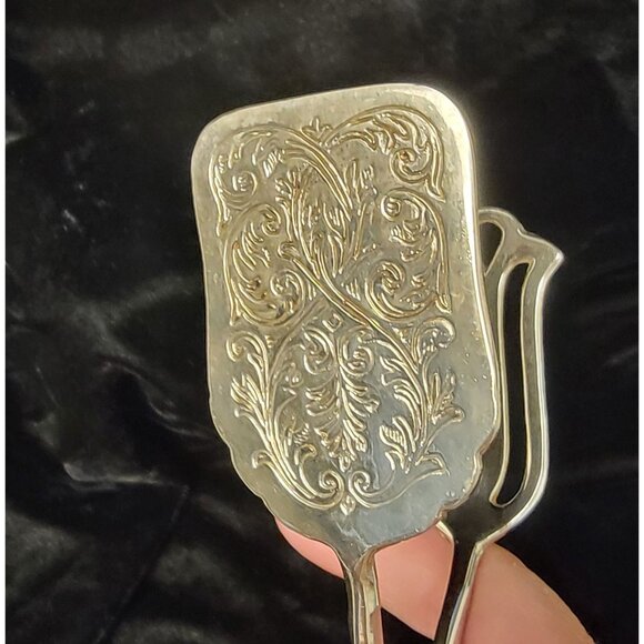 Vintage Silver-Plated Cake or Pastry Tongs - Picture 7 of 14